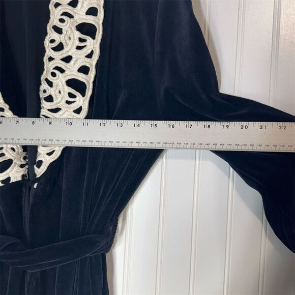 Vintage Diamond Tea Velvet Robe Small Black White Trim 52” Canada Union Made - Picture 3 of 7